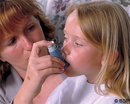 Traitement de l'asthme - photo agence BSIP