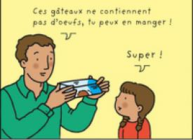 Un papa vérifie que des gâteaux ne contiennent pas d'oeufs, pour sa fille allergique