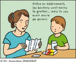 Une maman lit la notice du médicament que va prendre son fils qui a la varicelle : "Grâce au médicament les boutons vont moins te gratter mais tu auras envie de dormir…"